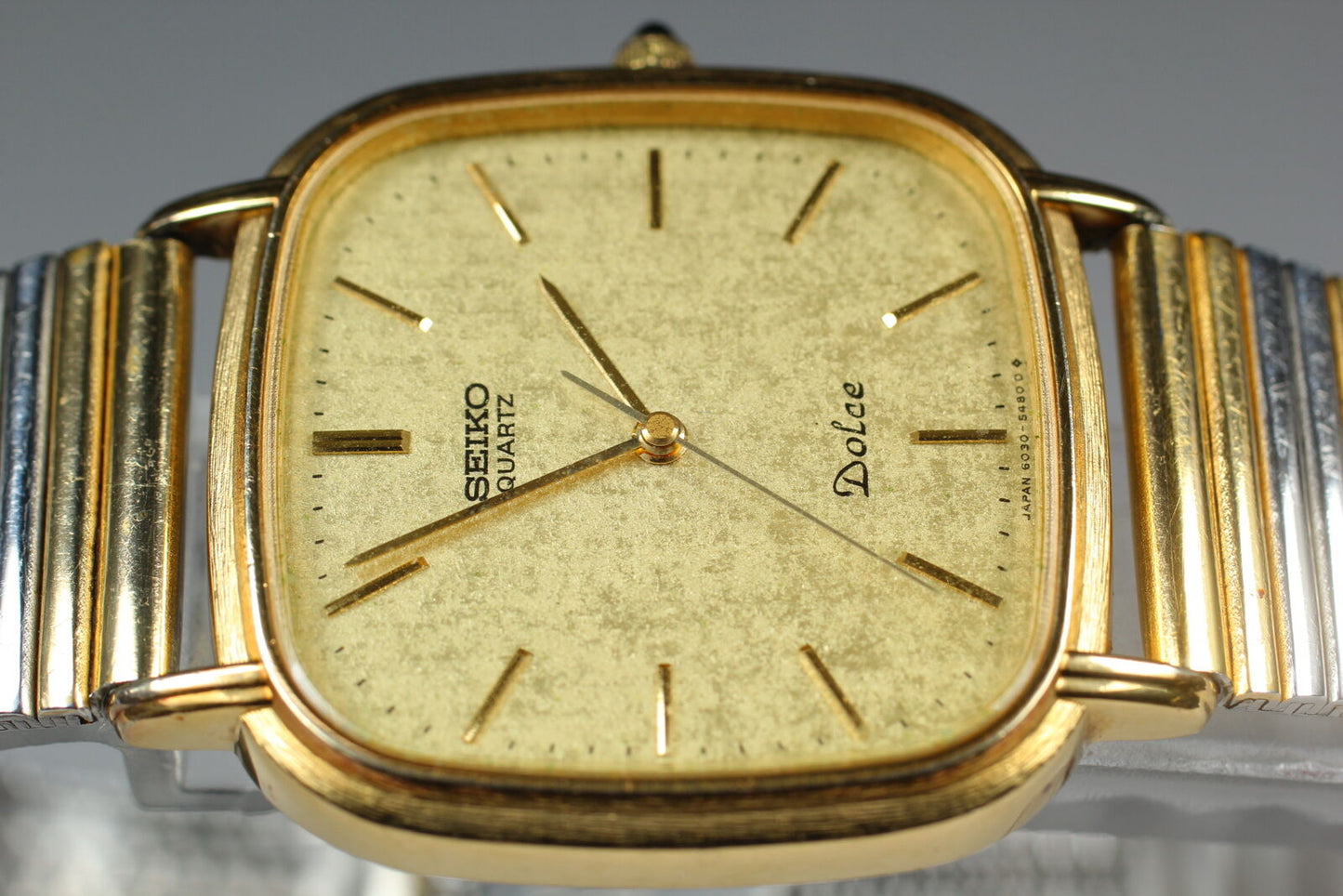 Vintage [Near MINT] SEIKO Dolce 6030-5420 Quartz Gold Dial Mens Watch From JAPAN