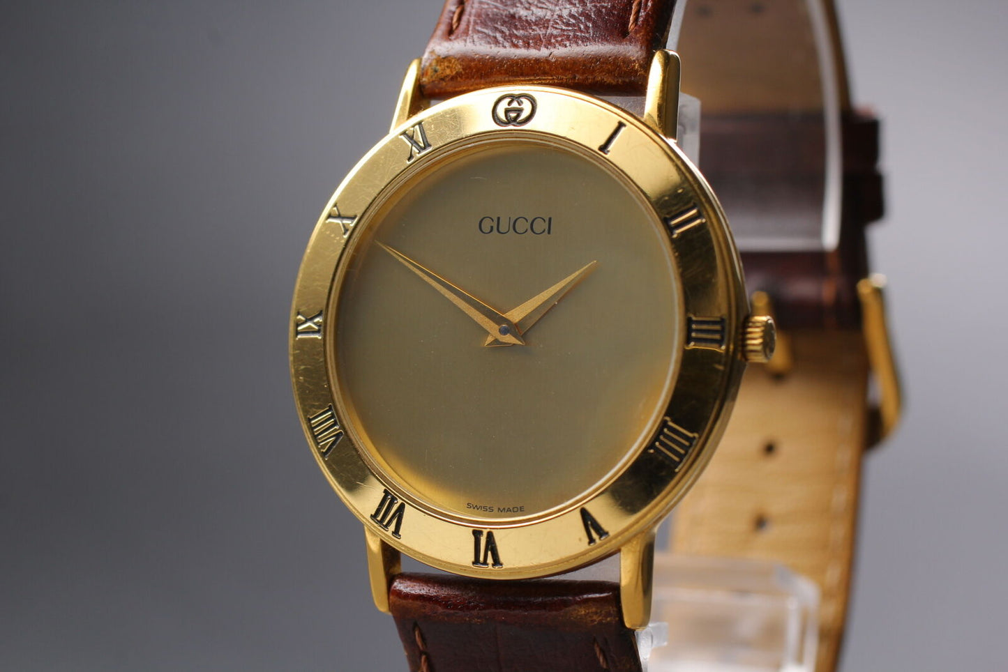 Vintage [Near MINT] GUCCI 3000.2.M GOLD Dial Quartz Men's Watch From JAPAN