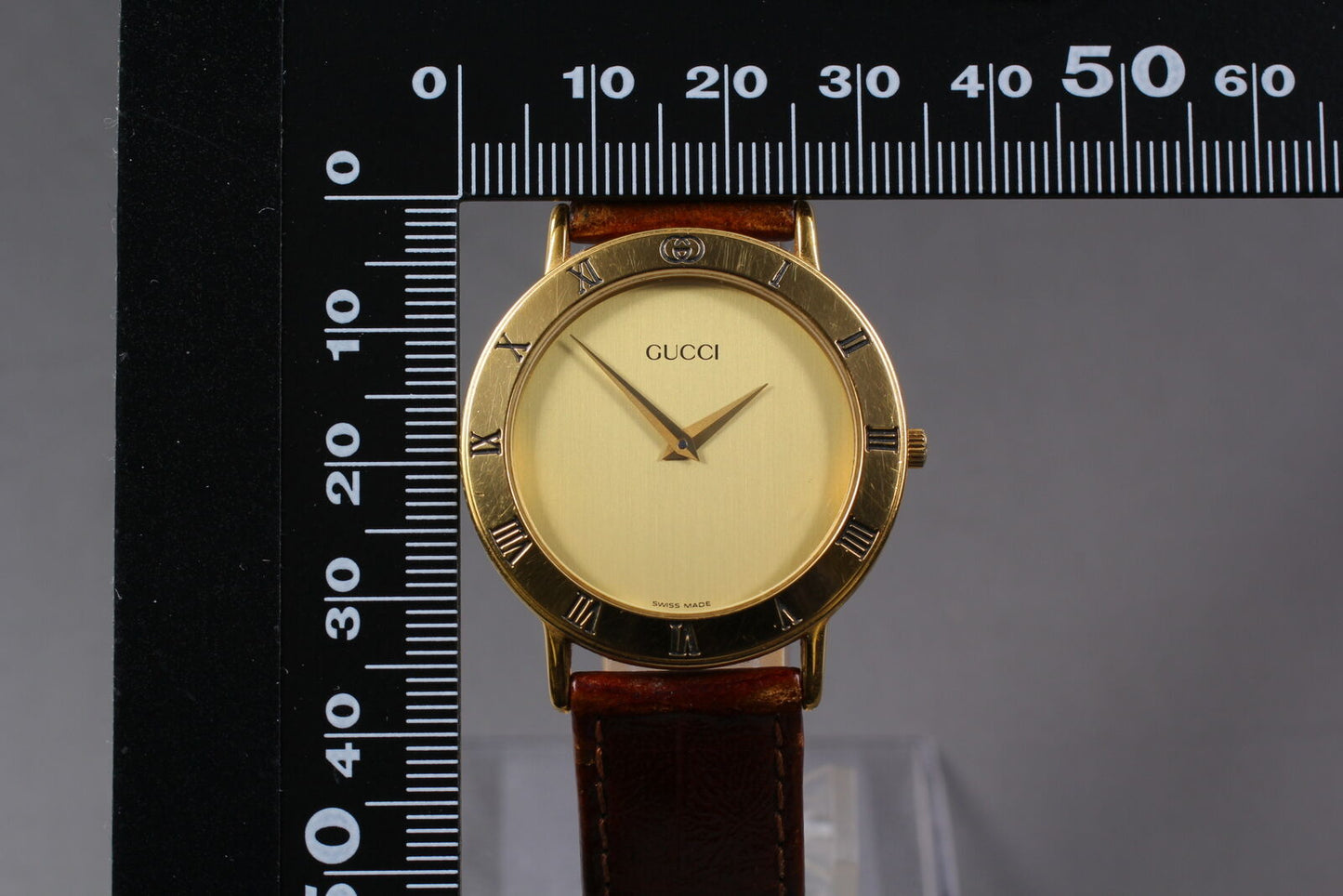 Vintage [Near MINT] GUCCI 3000.2.M GOLD Dial Quartz Men's Watch From JAPAN