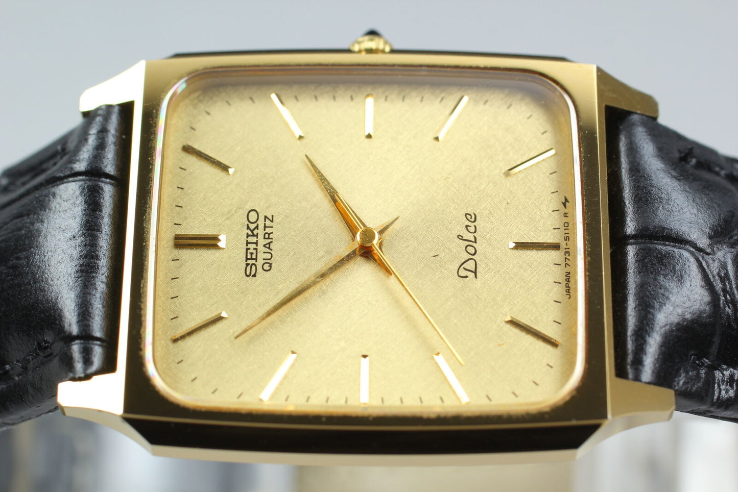 [Near MINT] Vintage Seiko Dolce 7731-5110 Gold Square Men's Quartz Watch JAPAN