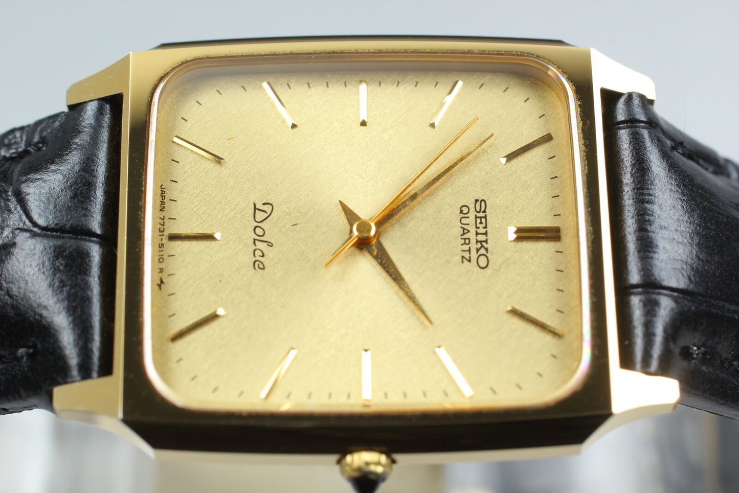 [Near MINT] Vintage Seiko Dolce 7731-5110 Gold Square Men's Quartz Watch JAPAN