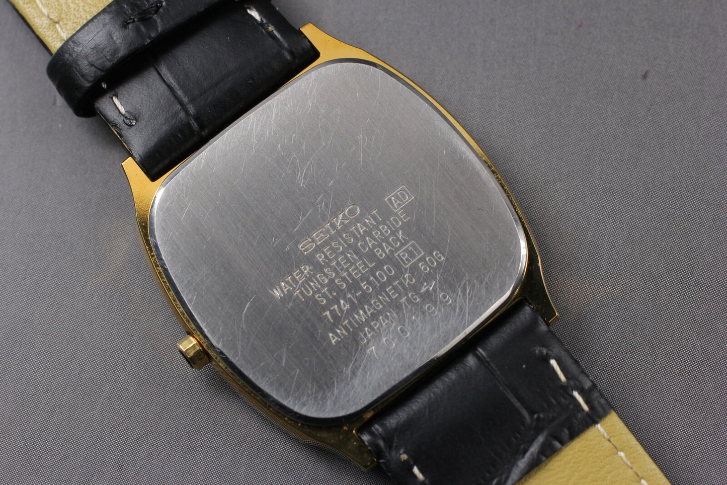 Vintage [MINT] SEIKO Dolce 7741-5100 Gold Quartz Men’s Watch From JAPAN