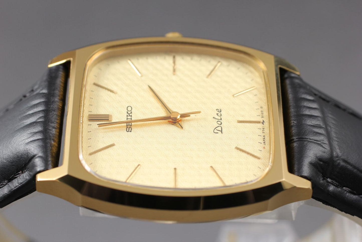 Vintage [MINT] SEIKO Dolce 7741-5100 Gold Quartz Men’s Watch From JAPAN