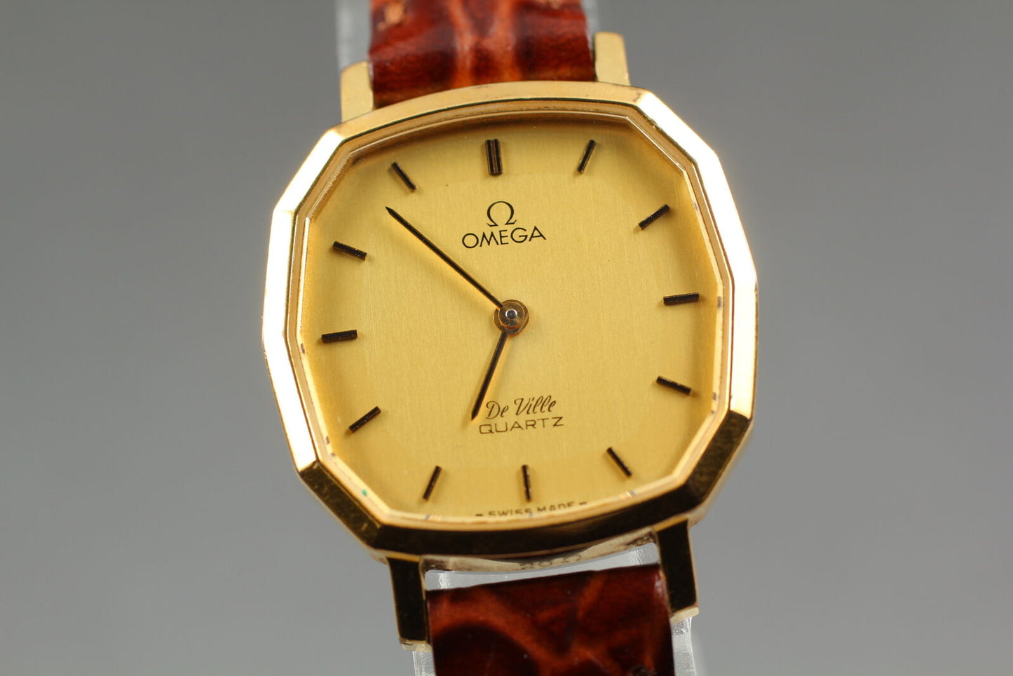 Vintage [Near MINT] OMEGA De Ville 1635 Quartz Gold Women's Watch From JAPAN