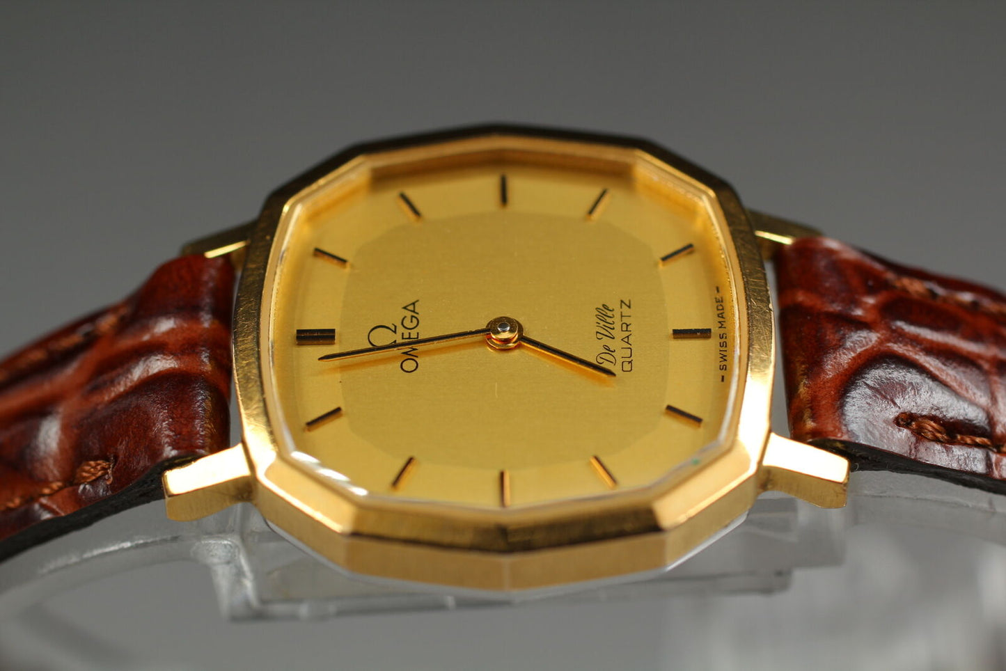 Vintage [Near MINT] OMEGA De Ville 1635 Quartz Gold Women's Watch From JAPAN