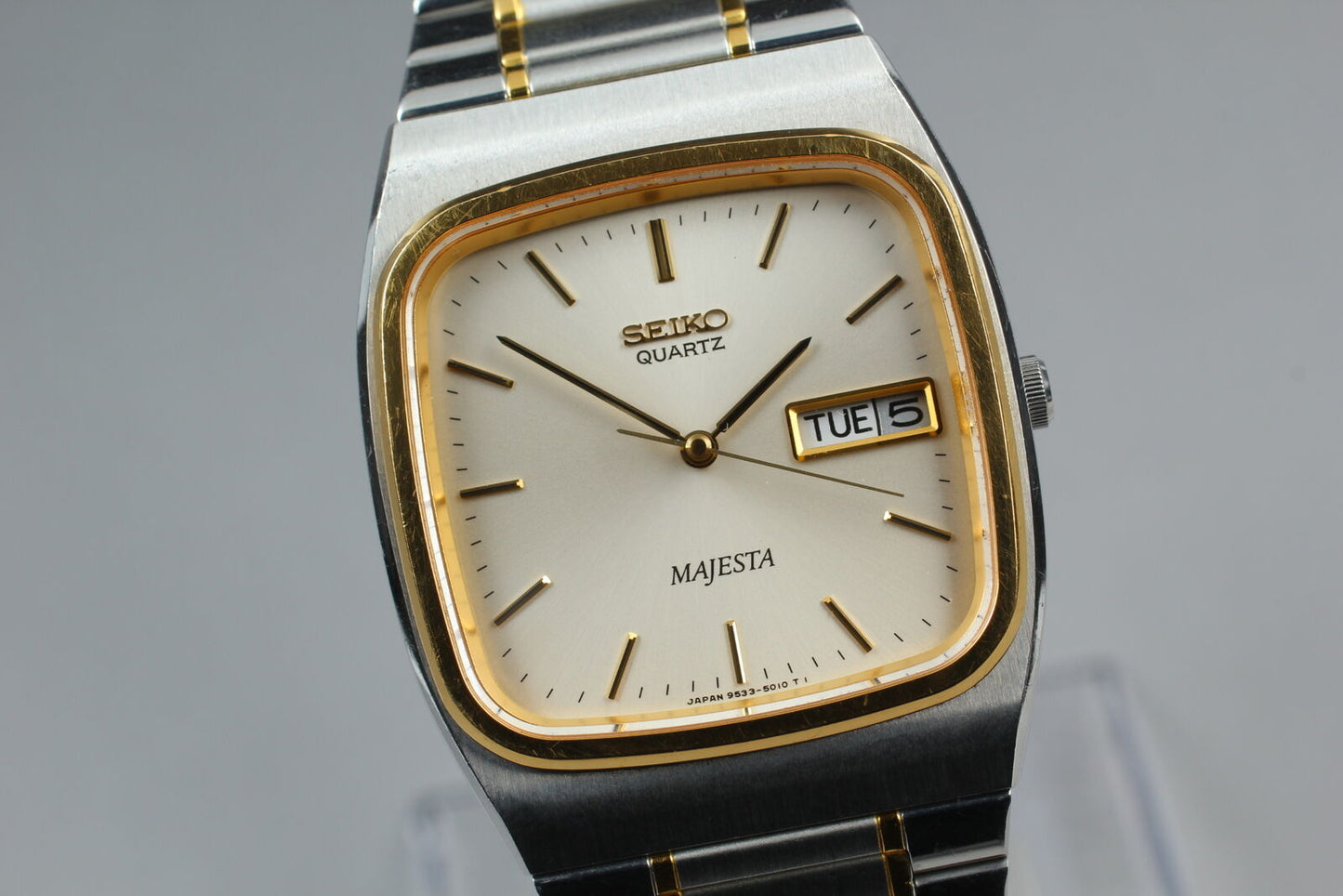 [Near MINT] Seiko Majesta 9533-501B Silver Square Quartz Men's Watch From JAPAN