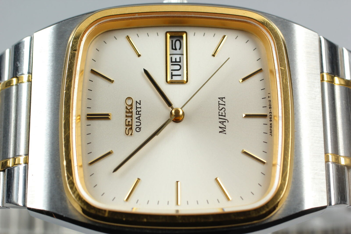 [Near MINT] Seiko Majesta 9533-501B Silver Square Quartz Men's Watch From JAPAN