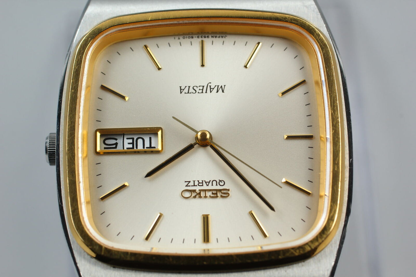 [Near MINT] Seiko Majesta 9533-501B Silver Square Quartz Men's Watch From JAPAN