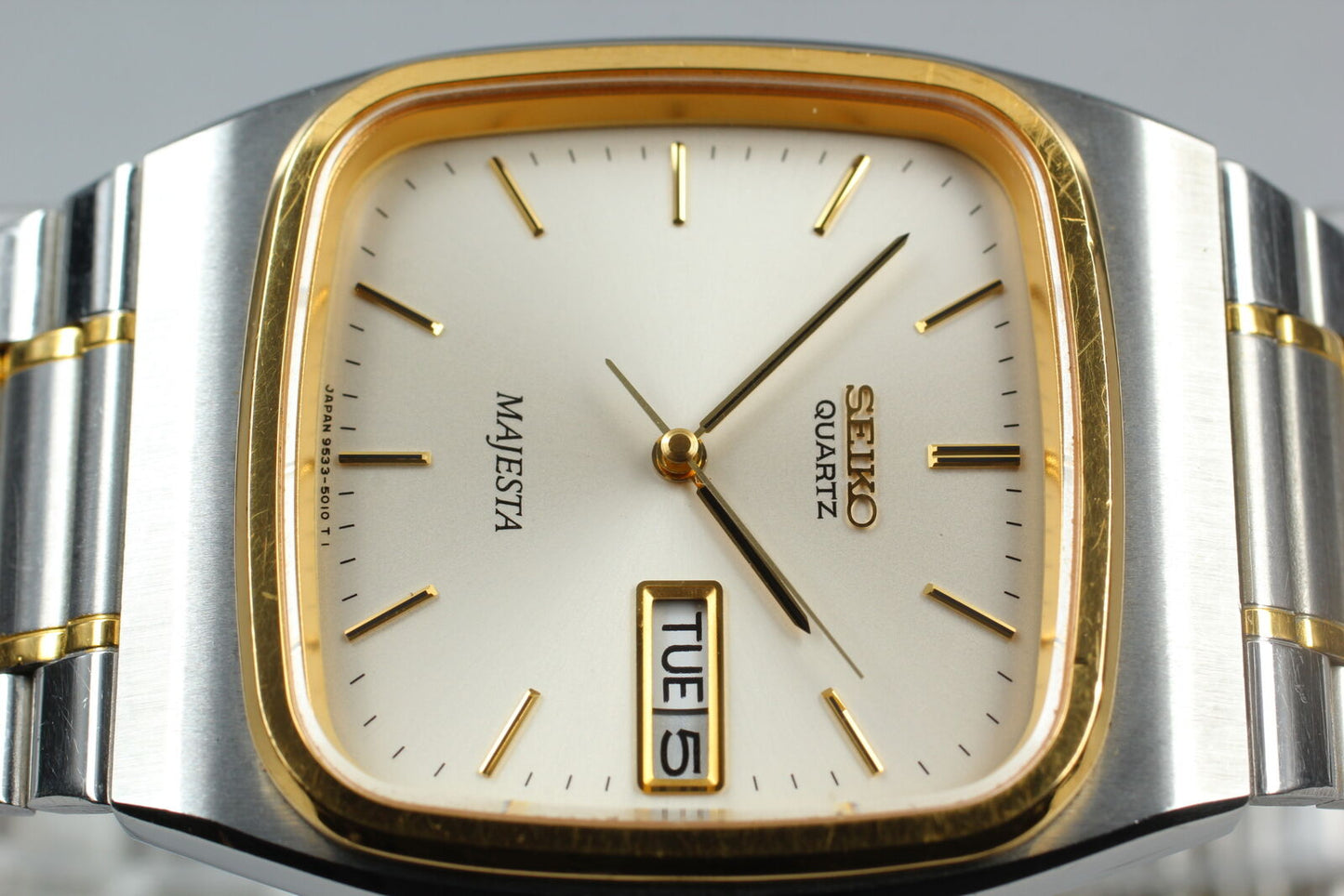 [Near MINT] Seiko Majesta 9533-501B Silver Square Quartz Men's Watch From JAPAN