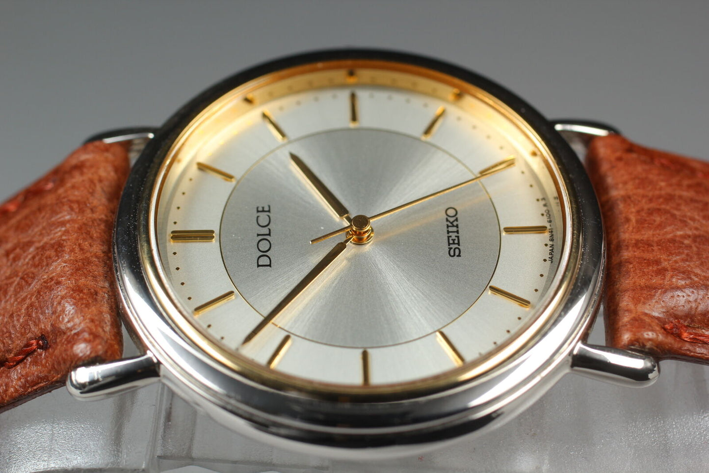 New Batt. [Near MINT] Seiko Dolce 8N41-6070 Round Men's Quartz Watch From JAPAN