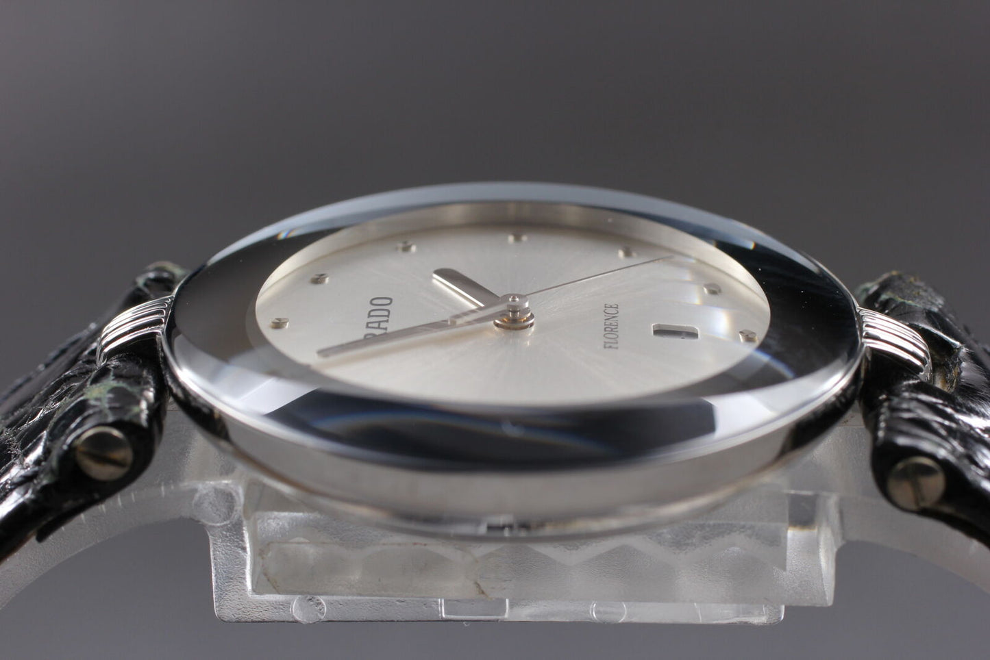 ⏯ [Near MINT] RADO Florence 152.3716.4 Silver Quartz Men's Watch From JAPAN