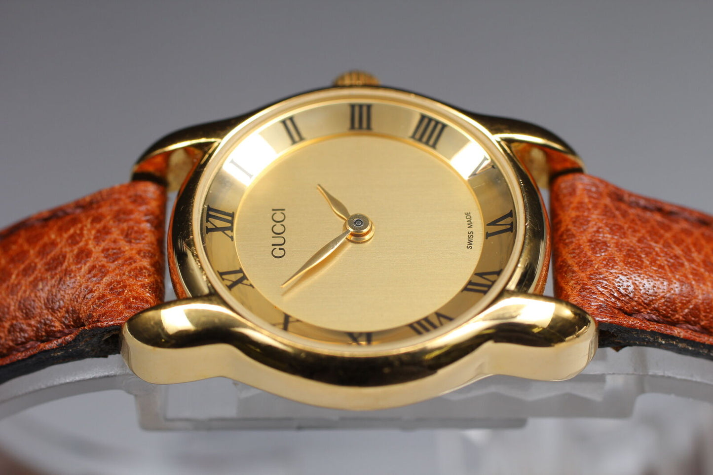 ⏯ [Near MINT] GUCCI 5100L Gold Dial Round Quartz Women's Watch From JAPAN