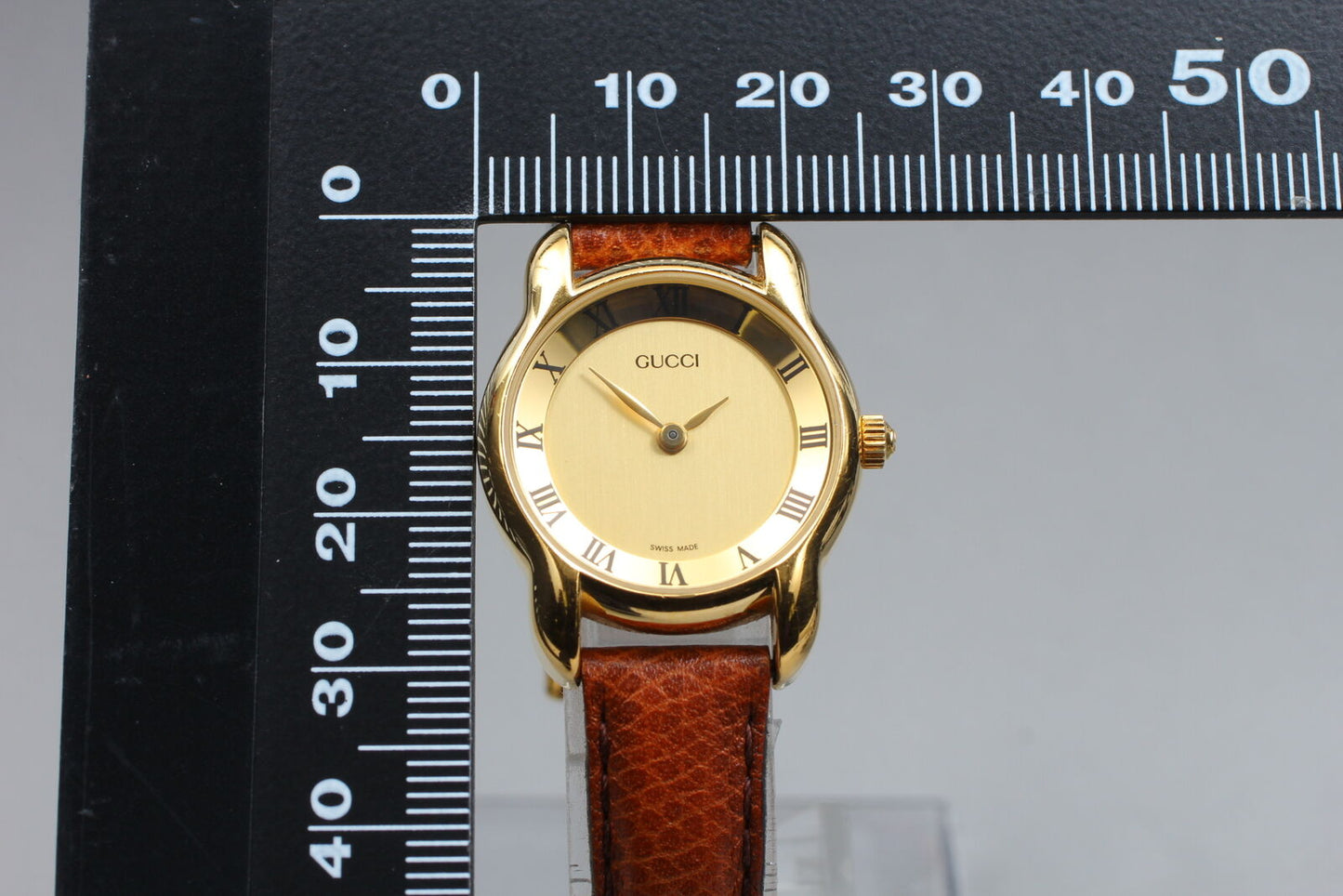 ⏯ [Near MINT] GUCCI 5100L Gold Dial Round Quartz Women's Watch From JAPAN