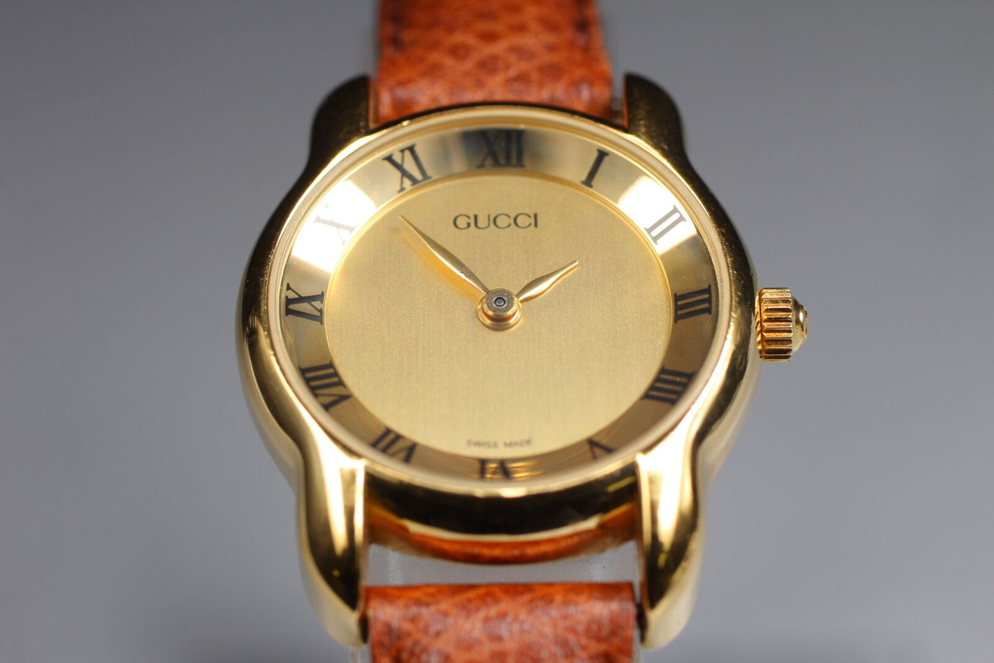 ⏯ [Near MINT] GUCCI 5100L Gold Dial Round Quartz Women's Watch From JAPAN