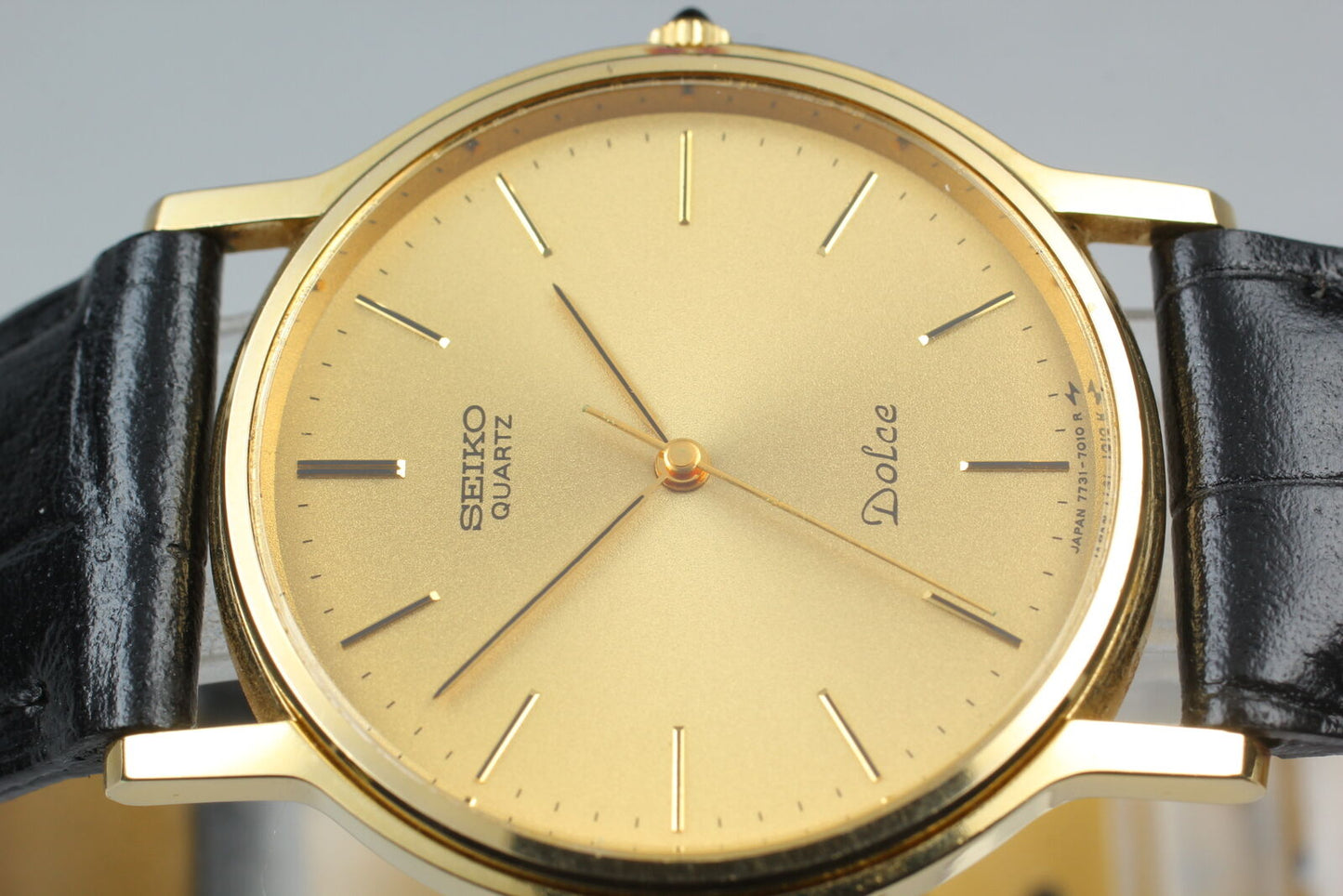 Vintage [Near MINT] SEIKO Dolce 7731-7010 Gold Dial Quartz Mens Watch From JAPAN