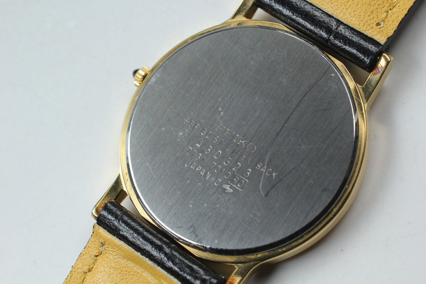 Vintage [Near MINT] SEIKO Dolce 7731-7010 Gold Dial Quartz Mens Watch From JAPAN