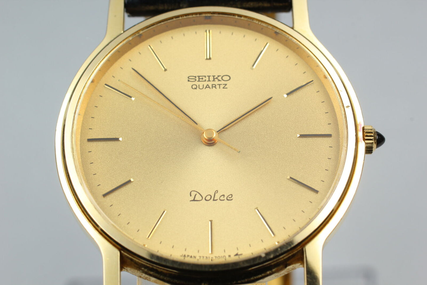 Vintage [Near MINT] SEIKO Dolce 7731-7010 Gold Dial Quartz Mens Watch From JAPAN