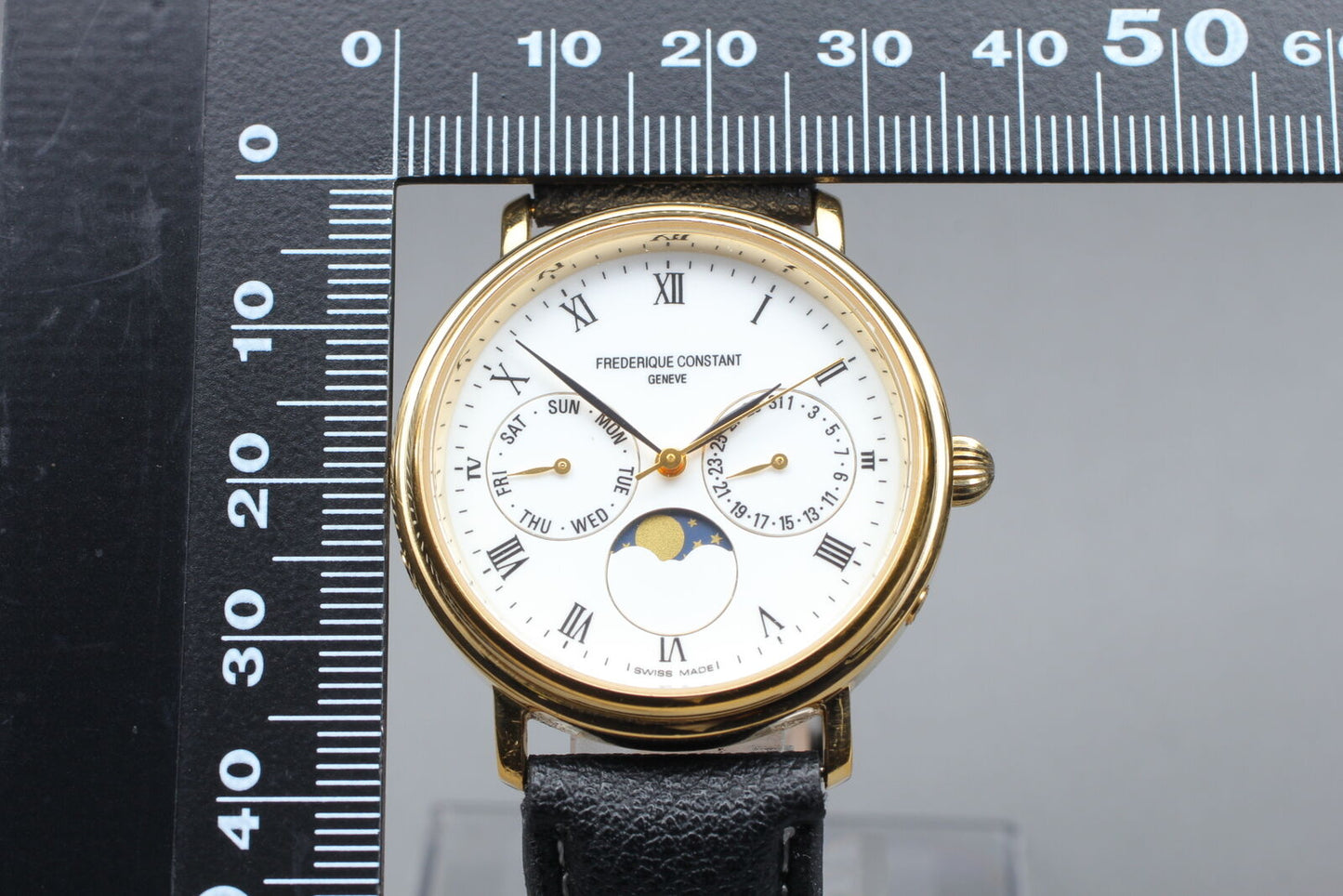 [Near MINT] FREDERIQUE CONSTANT Moon Phase White Dial Quartz Men's Watch JAPAN