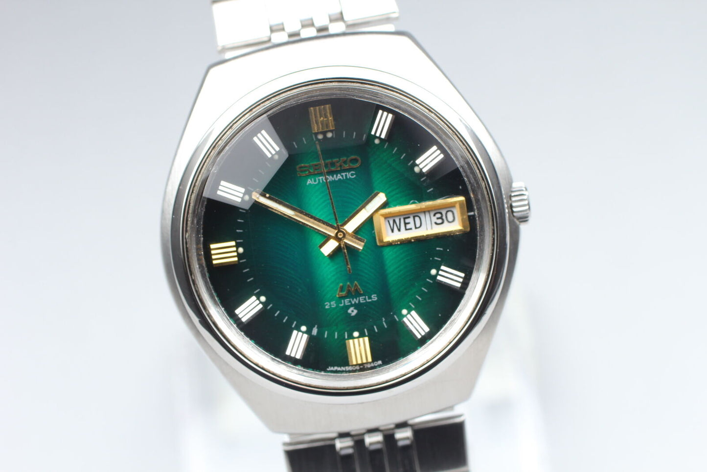 ⏯ New glass [N MINT] Seiko LORD MATIC 5606-7300 AT Green 9-Sided Cut Glass JAPAN